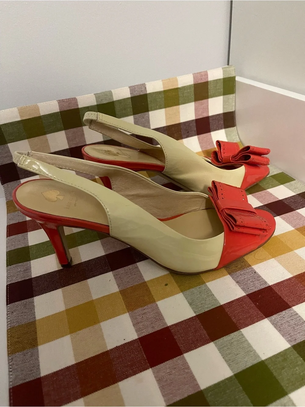 Kate Spade NY Patent Leather Slingback Bow Heels – Coral & Cream – Size 9